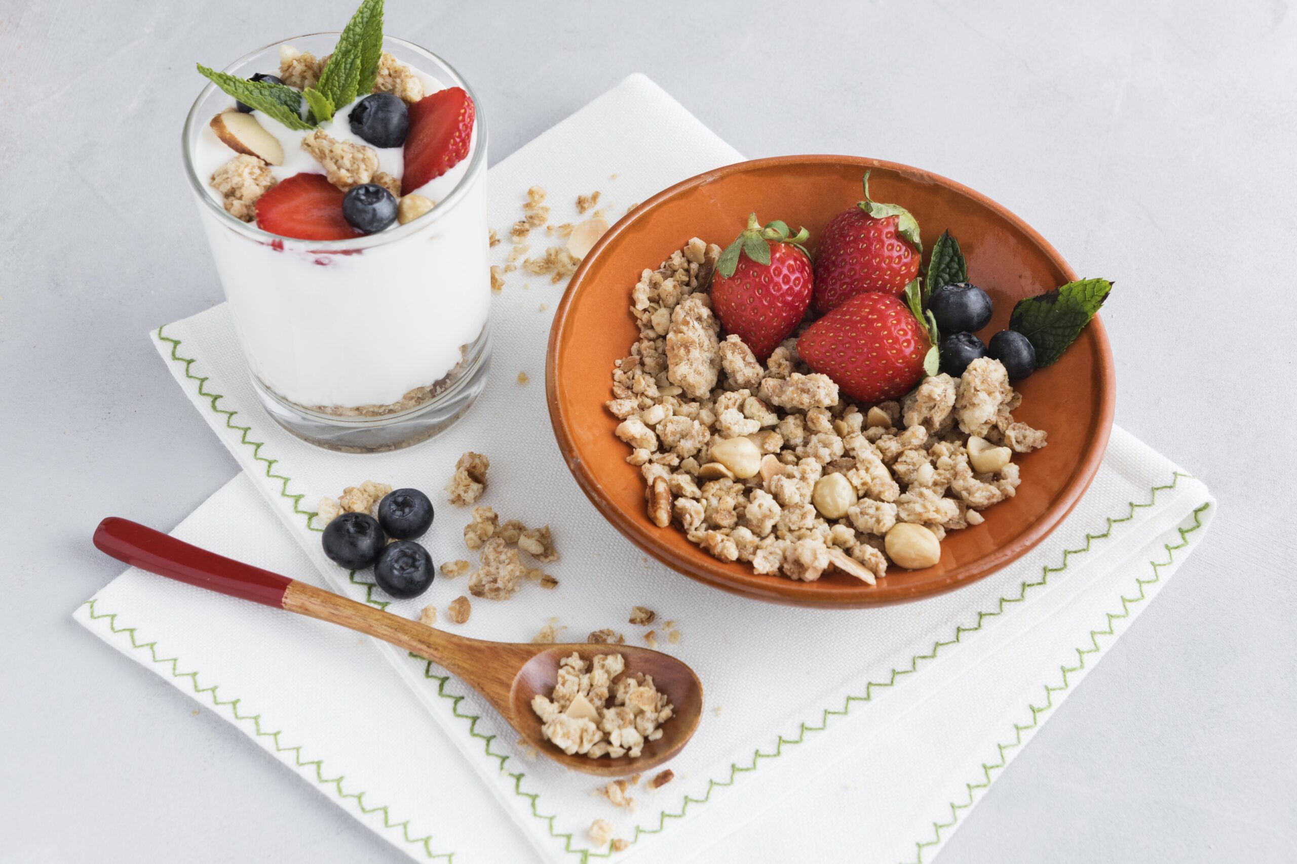 High Protein S'mores Overnight Oats: Healthy Meal Prep with Greek Yogurt